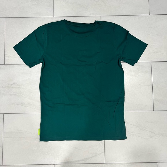 Aston Martin Cognizant Formula One Team T-shirt - Picture 3 of 3